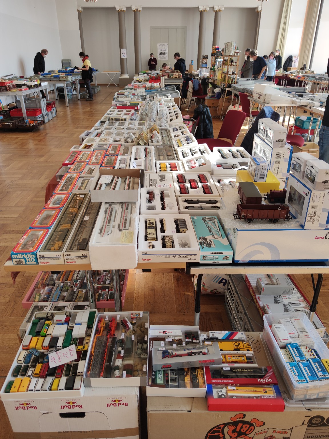 Großer Bestand an Modelleisenbahnen